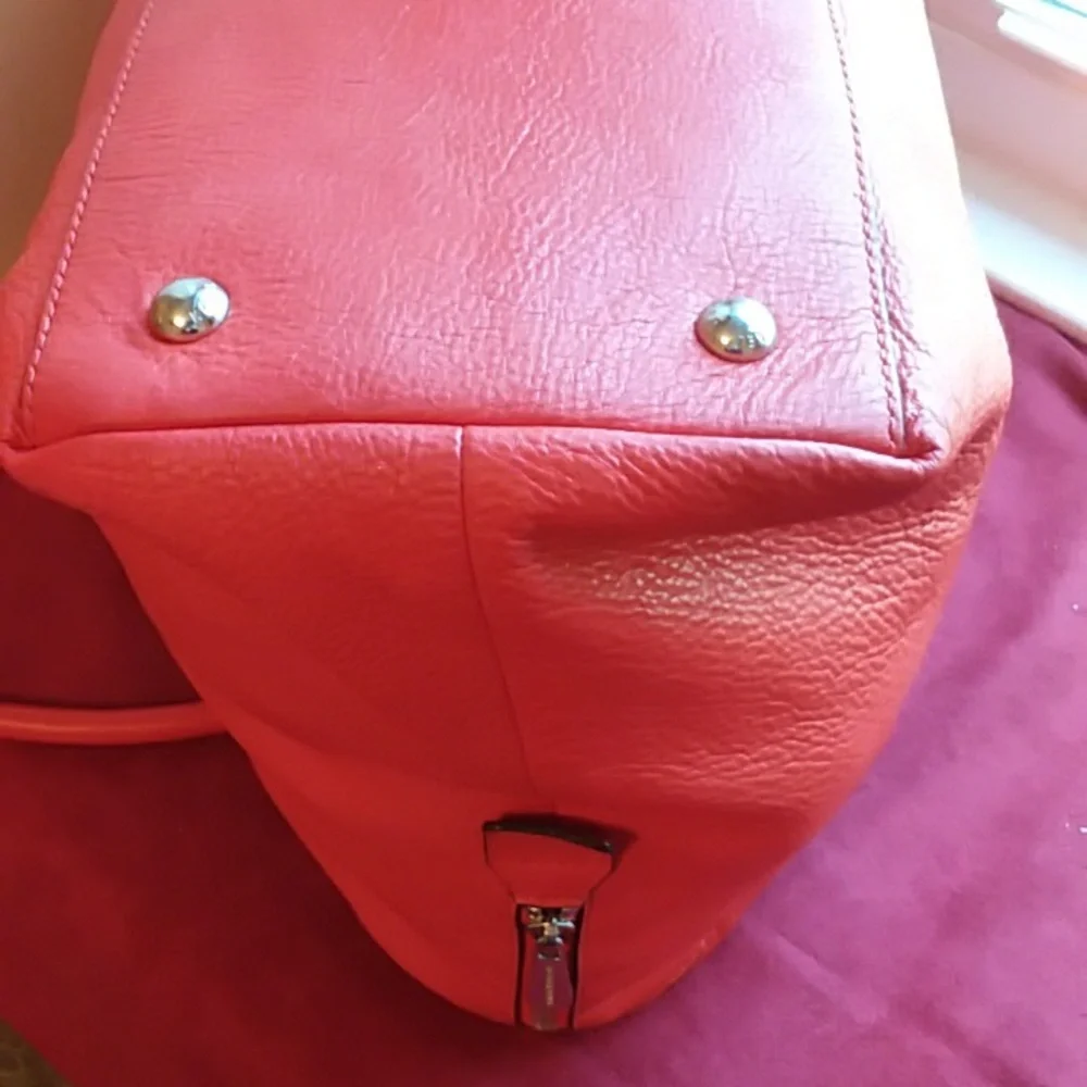 SOLD Michael Kors TravelBag Orange Leather XLarge Bag. Excellent Condition - Picture 9 of 14